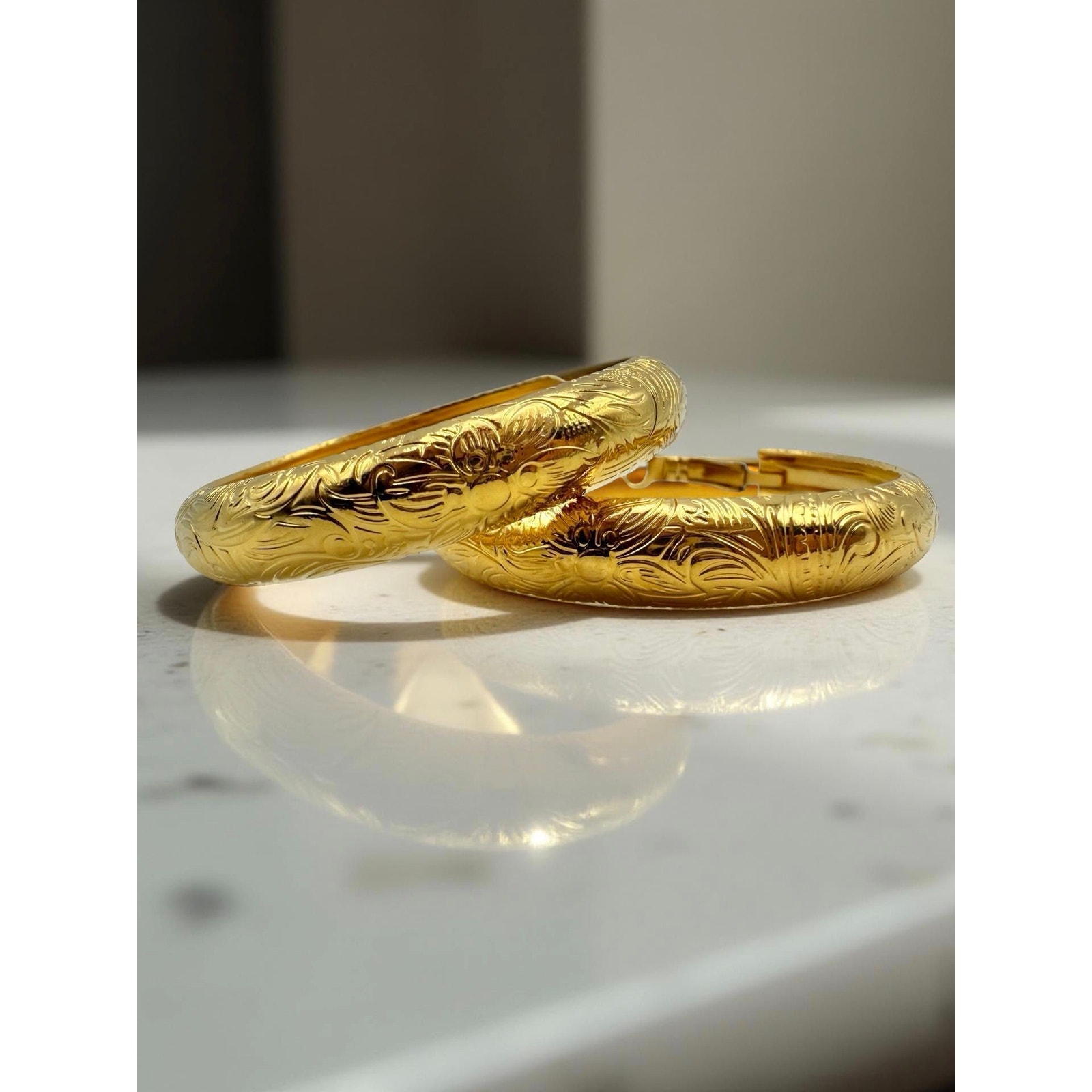 Vintage Jbk Jacqueline B Kennedy Gold Plated Etched Hoop Earrings